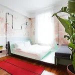 The Trilogy House 公寓